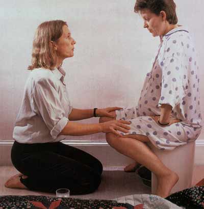 Ходьба при экстренных родах и мочевой пузырь. Схватки